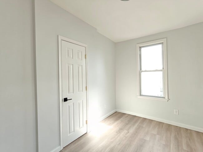 Building Photo - 713 S Ithan St