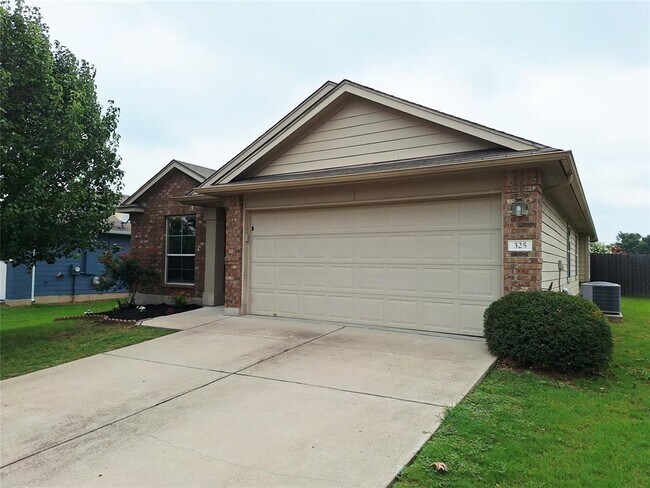 Building Photo - 325 Comal Run