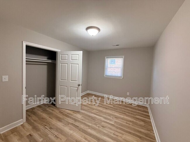 Building Photo - 2416 Owen St