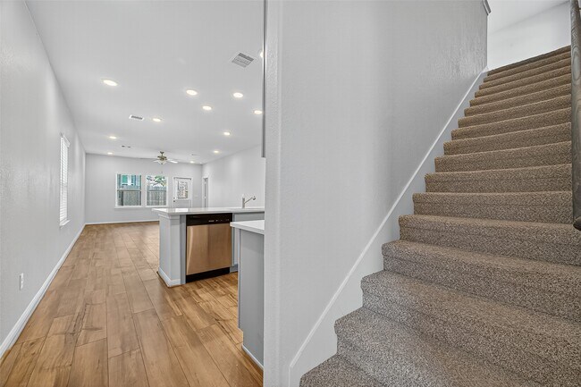 Building Photo - 8304 Bristlecone Pne Wy