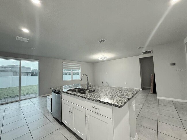 Building Photo - 706 Alta Vista Ct