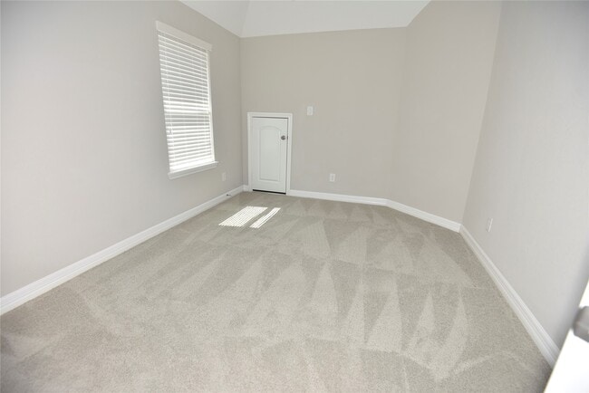 Building Photo - 14615 Birchwood Falls Trail