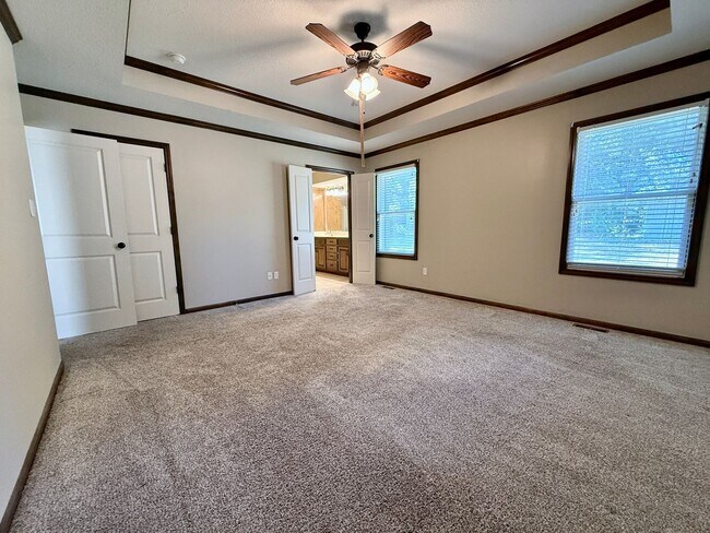 Building Photo - 1303 Cottonwood Ave