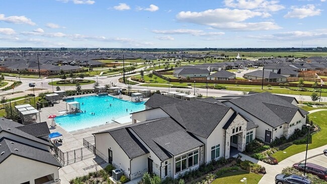 Building Photo - 28218 Meadowlark Sky Dr