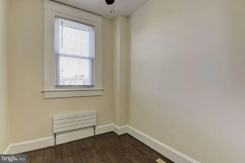 Building Photo - 3122 Warder St NW