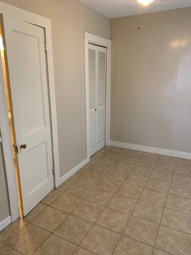 Building Photo - 2751 Lail Rd