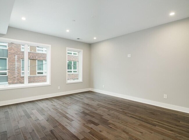 Building Photo - 1324 S Woodstock St