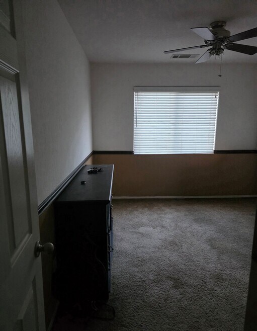 Building Photo - 655 S Arroyo Ave