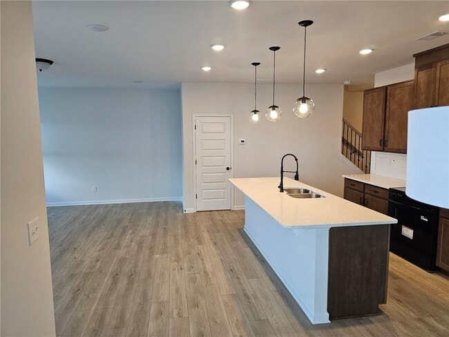 Building Photo - 700 Shetland Trl