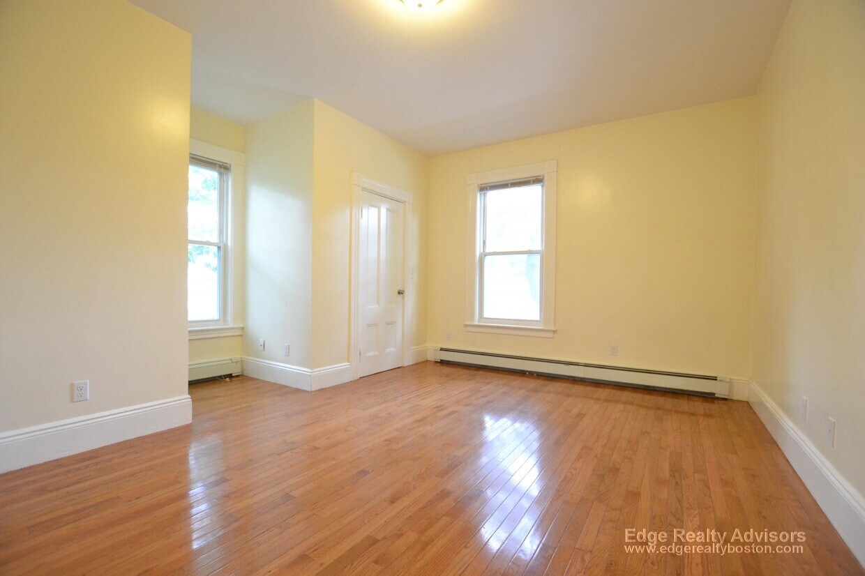 Building Photo - 16 Sparhawk St