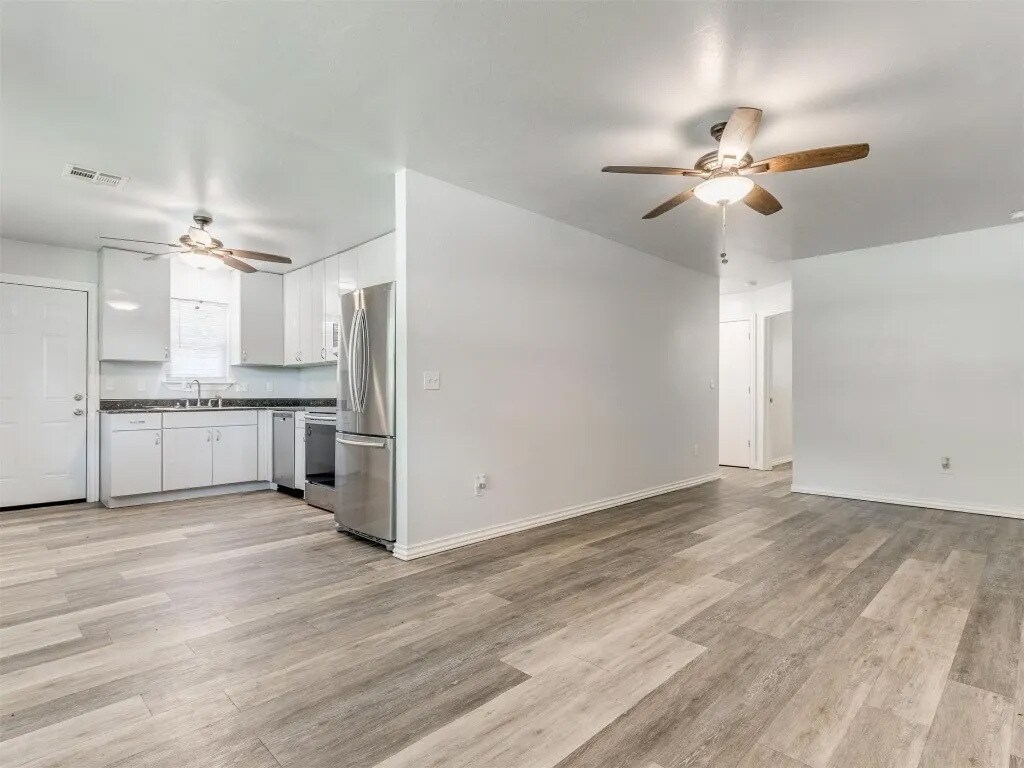 Building Photo - 1528 Avondale Dr