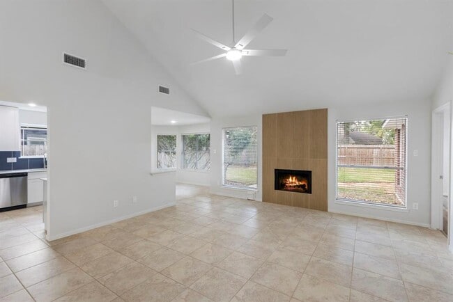 Building Photo - 1815 Moston Dr