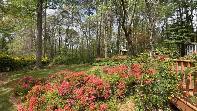 Building Photo - 2901 Victoria Dr