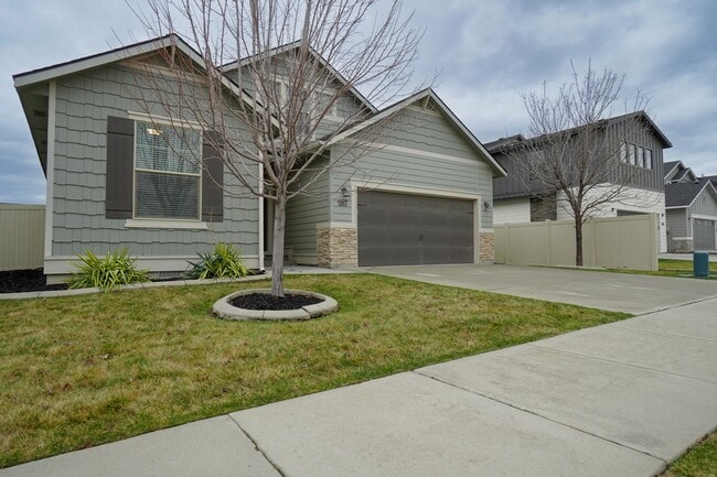 Building Photo - 1187 W Davenport St