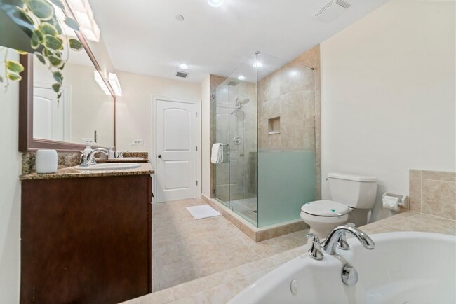 Building Photo - 1849 NE 26th Ave