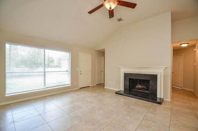 Building Photo - 102 N Holly Laurel Cir