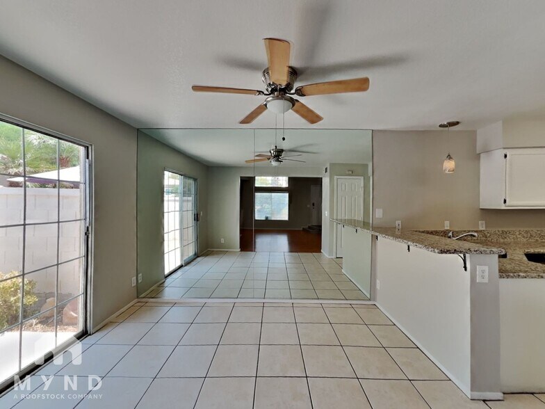 Building Photo - 2835 Floral Peak Dr