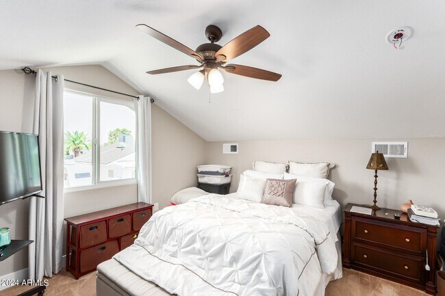 Building Photo - 2644 E Sylvia St