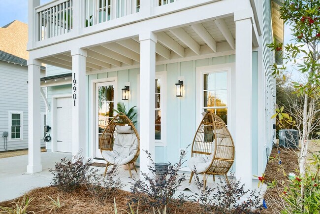 Building Photo - 19901 Charlie Claude Dr