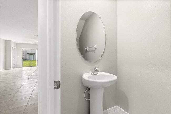 Building Photo - LIKE NEW 5 Bedroom Home for RENT in Touchstone!