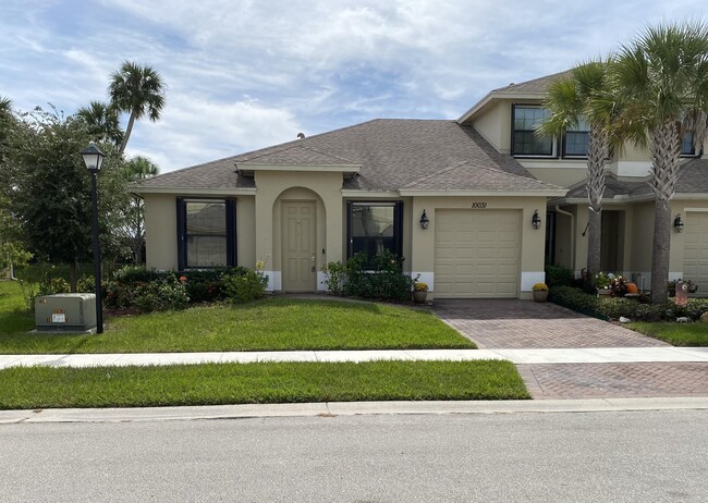 Primary Photo - 10031 W Villa Cir