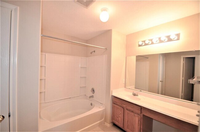 Building Photo - 4915 Winding View Ln