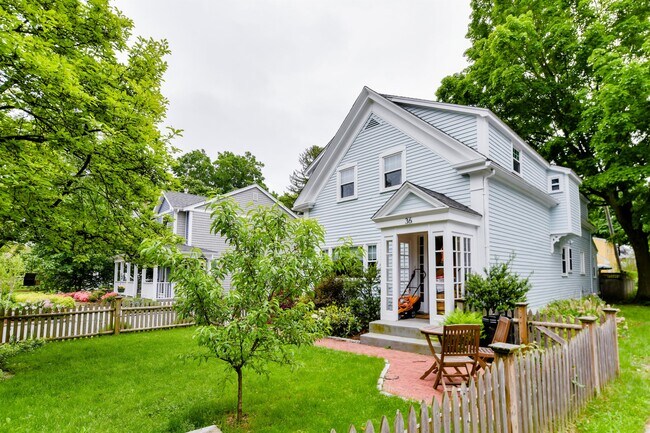 Building Photo - 36 Burroughs St