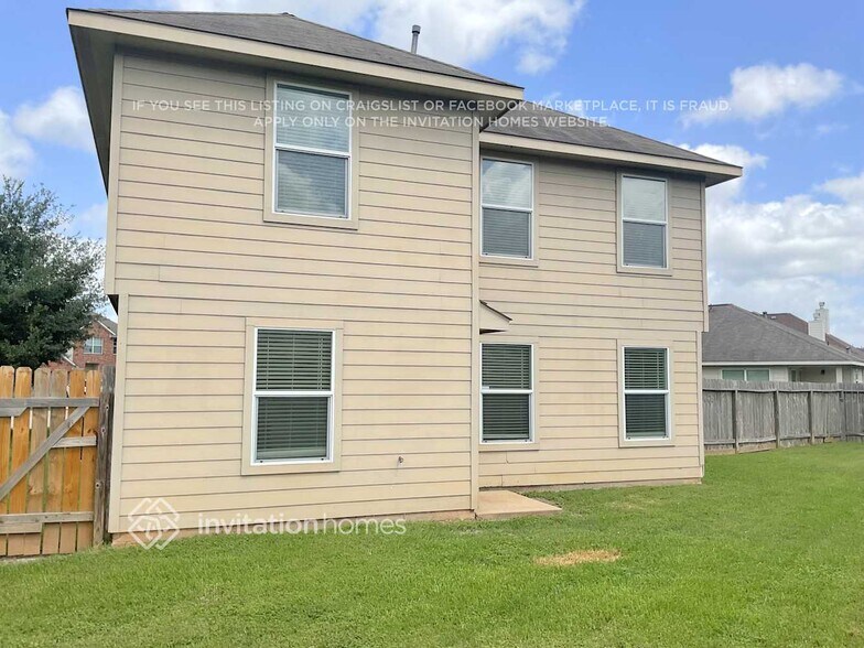 Building Photo - 810 Rosa Del Villa Ct