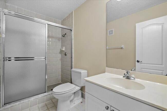 Building Photo - 41 Uno Lago Dr
