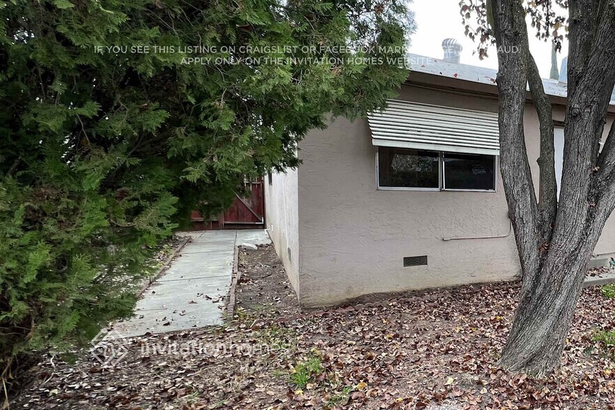 Building Photo - 232 Schuerle St
