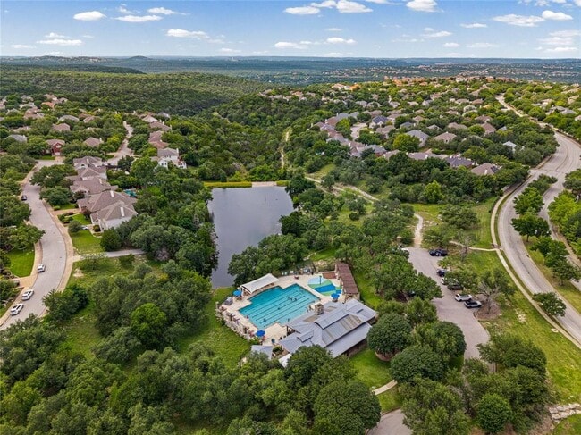 Building Photo - 10700 Pointe View Dr