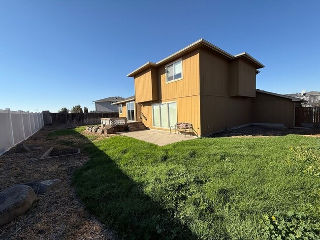 Building Photo - Spacious home in Airway Heights