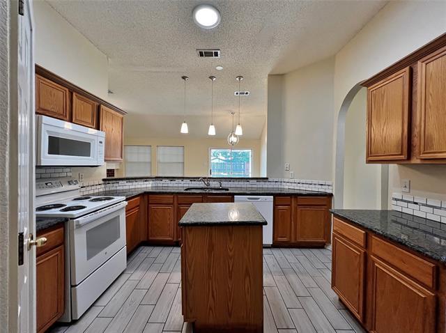 Building Photo - 609 Blueberry Hill Ln