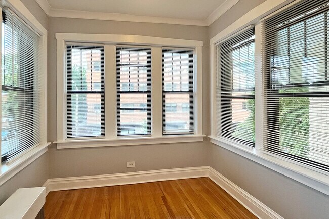 Building Photo - 262-264 S. Marion St. and 1036-1038 Randolph St.