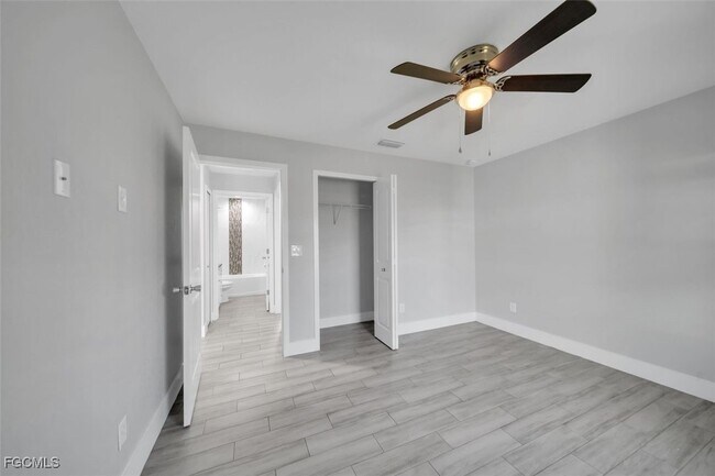 Building Photo - 919 NE 35th Ln