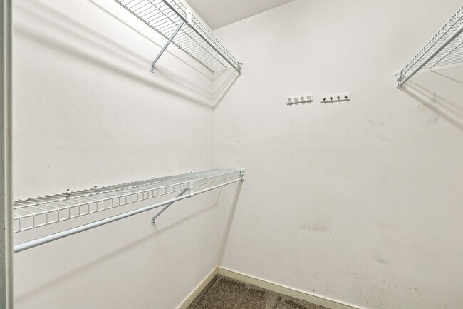 Building Photo - 322 Whispering Oaks Dr