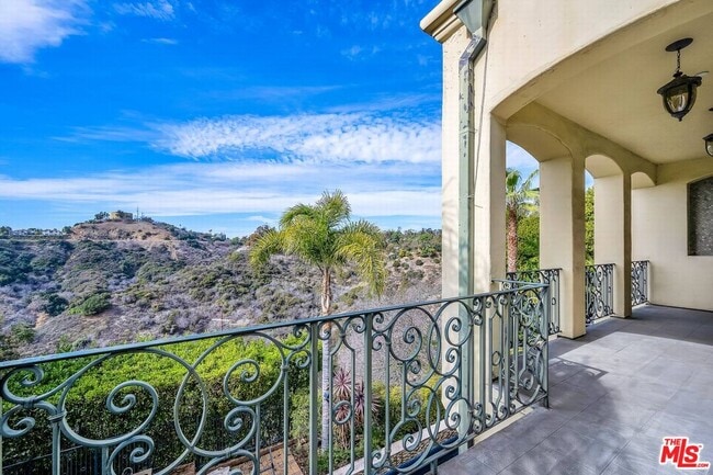 Building Photo - 3110 Benedict Canyon Drive
