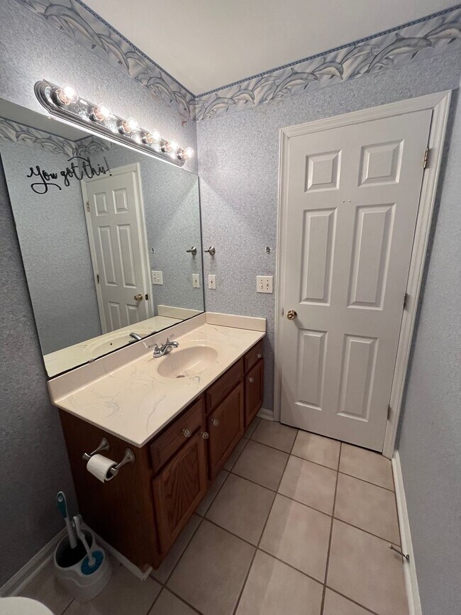 Building Photo - Discover this well-maintained 3-bedroom, 2-bath home in Wilmington, NC