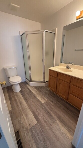 Building Photo - 631 W 20 N