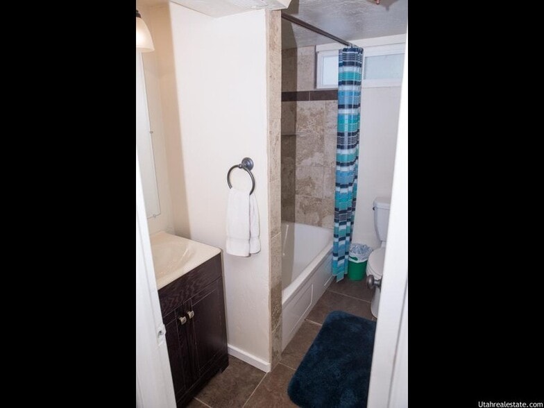 Building Photo - 355 E 500 S