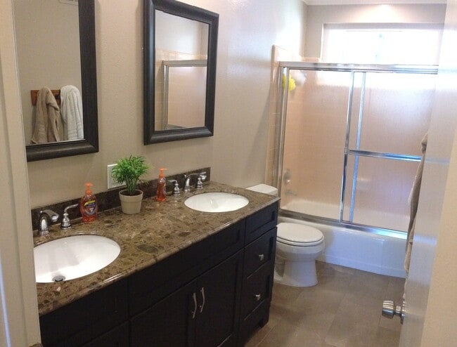 Building Photo - 841 Cortez St