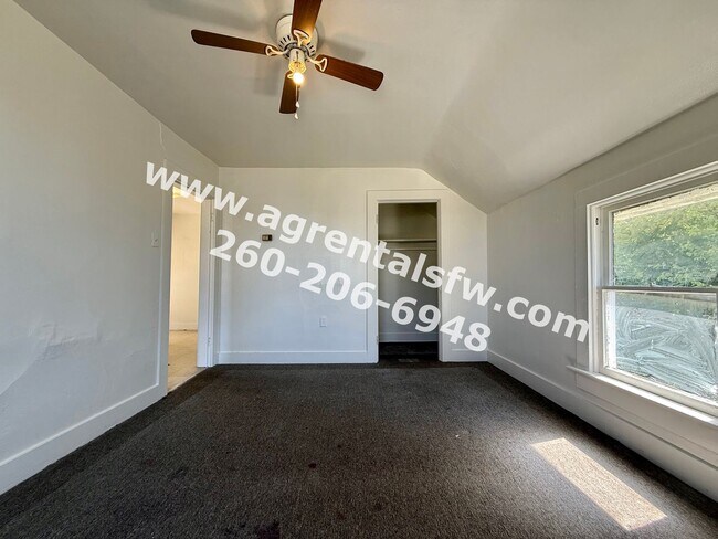 Building Photo - 412 Nussbaum Ave