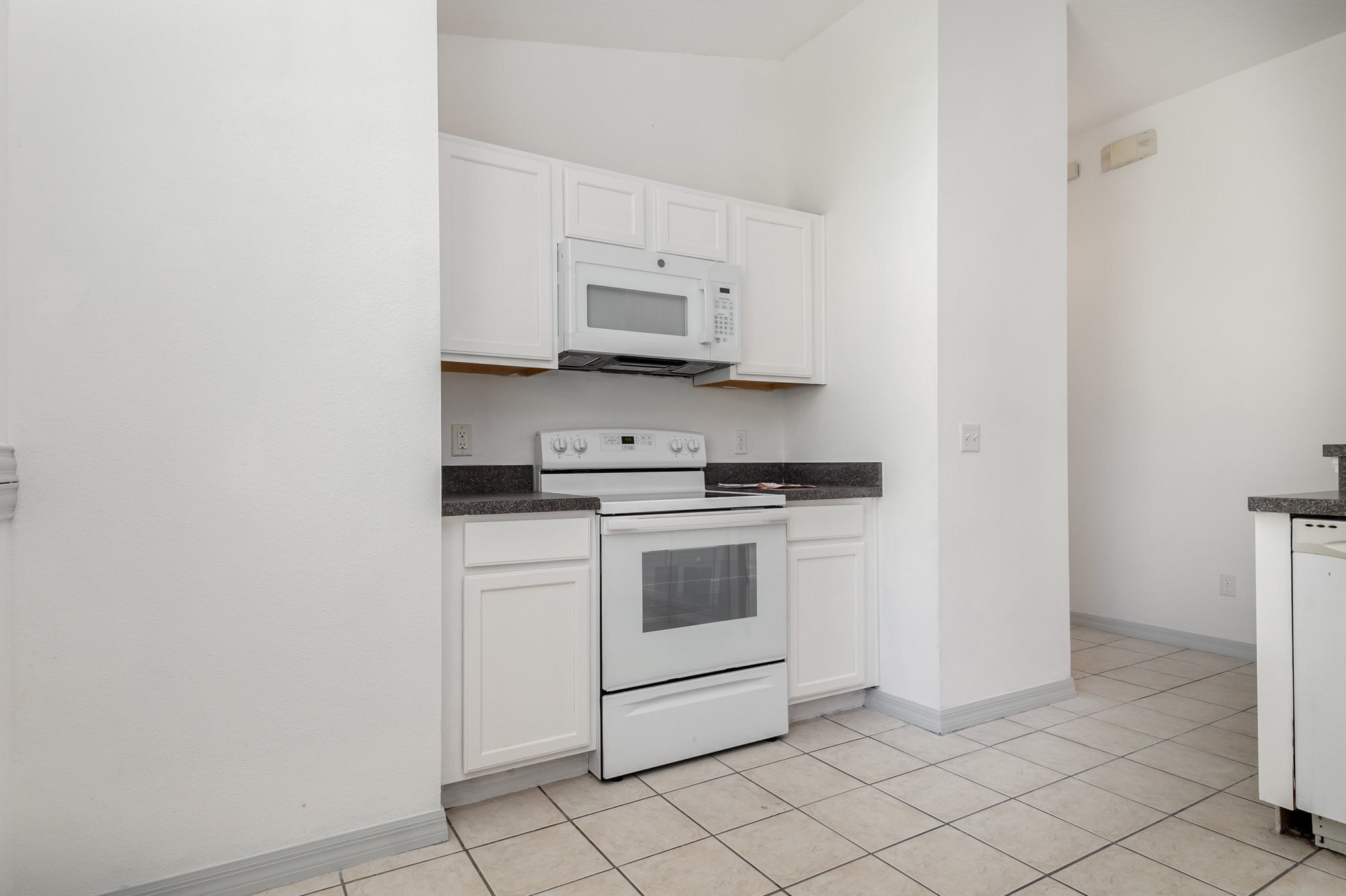 Building Photo - 923 Sandy Ridge Dr