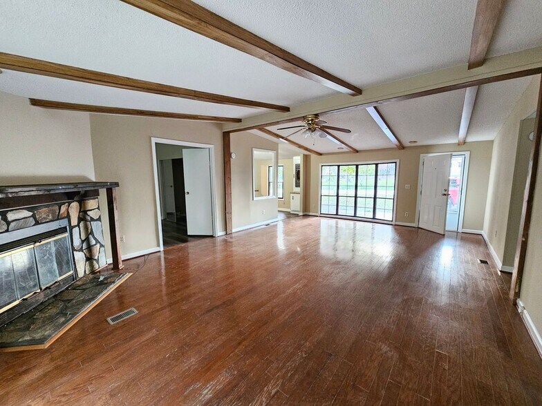 Building Photo - 8363 Raleigh Rd
