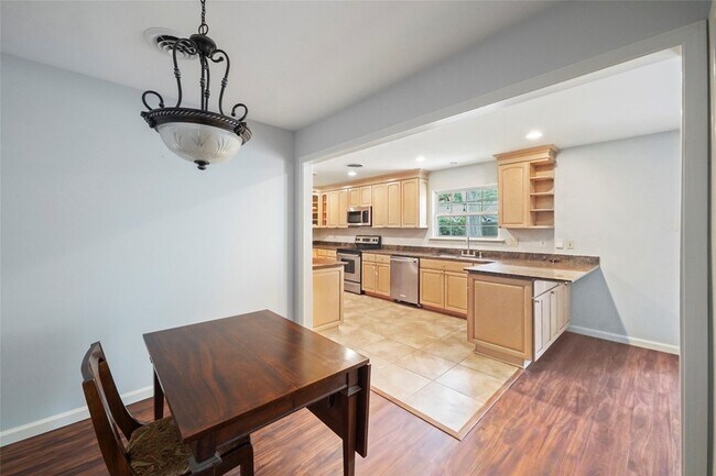 Building Photo - 10502 Timberwood Dr