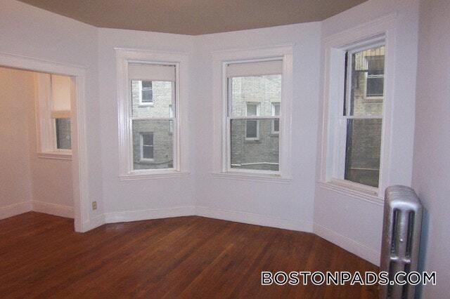 Building Photo - 137 Park Dr