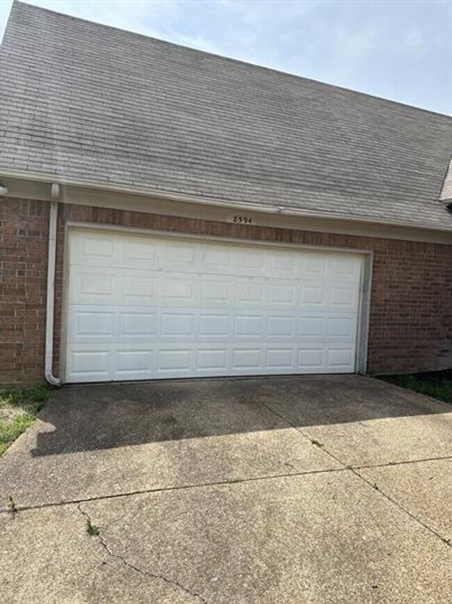 Building Photo - Charming 3-Bedroom Home in Cordova-Comfort...