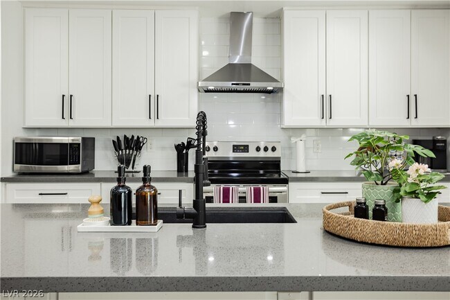 Building Photo - 1913 Birch St