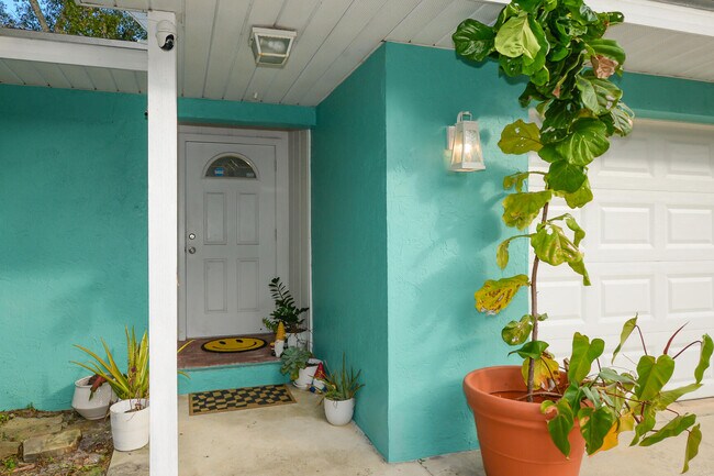 Building Photo - 2386 28th Ave SW