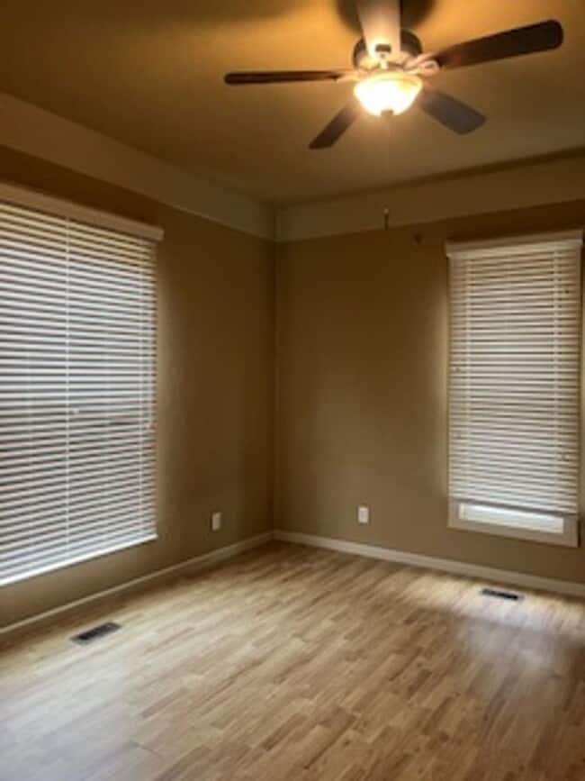 Building Photo - Spacious 5 Bed Home-Freshly Painted, New Roof, Stainless Steel Appliances, located on a Corner Lo...